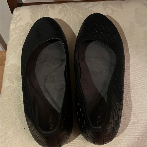 Aetrex Black Woven Flats 8.5 - Picture 4 of 6